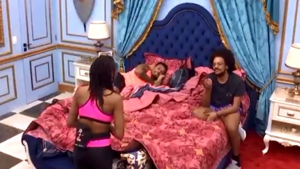 Karol Conká, Nego Di e João Luiz no quarto do líder do BBB 21