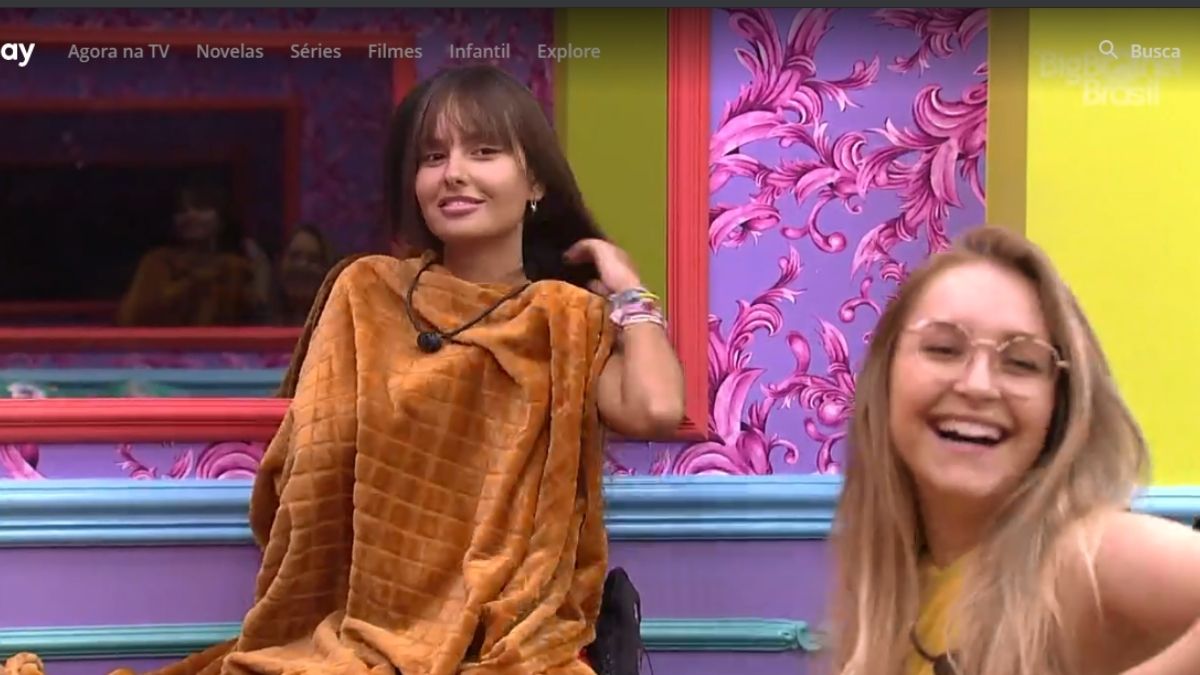 Thais e Carla Diaz no quarto colorido do BBB 21