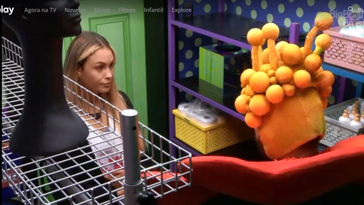 Sarah e Gilberto conversam no BBB 21