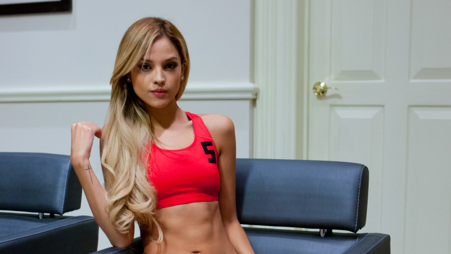 Eiza González como Nikki em Amores Verdadeiros (Divulgação / Televisa)