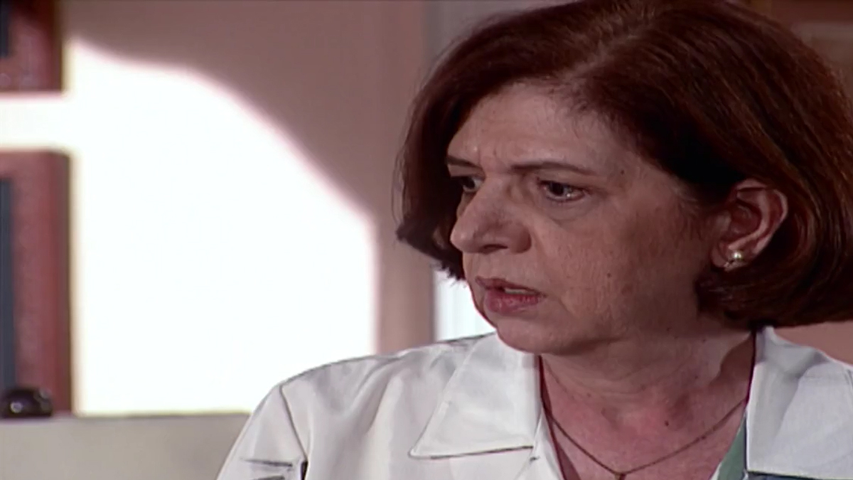 Ema (Walderez de Barros) em Laços de Família