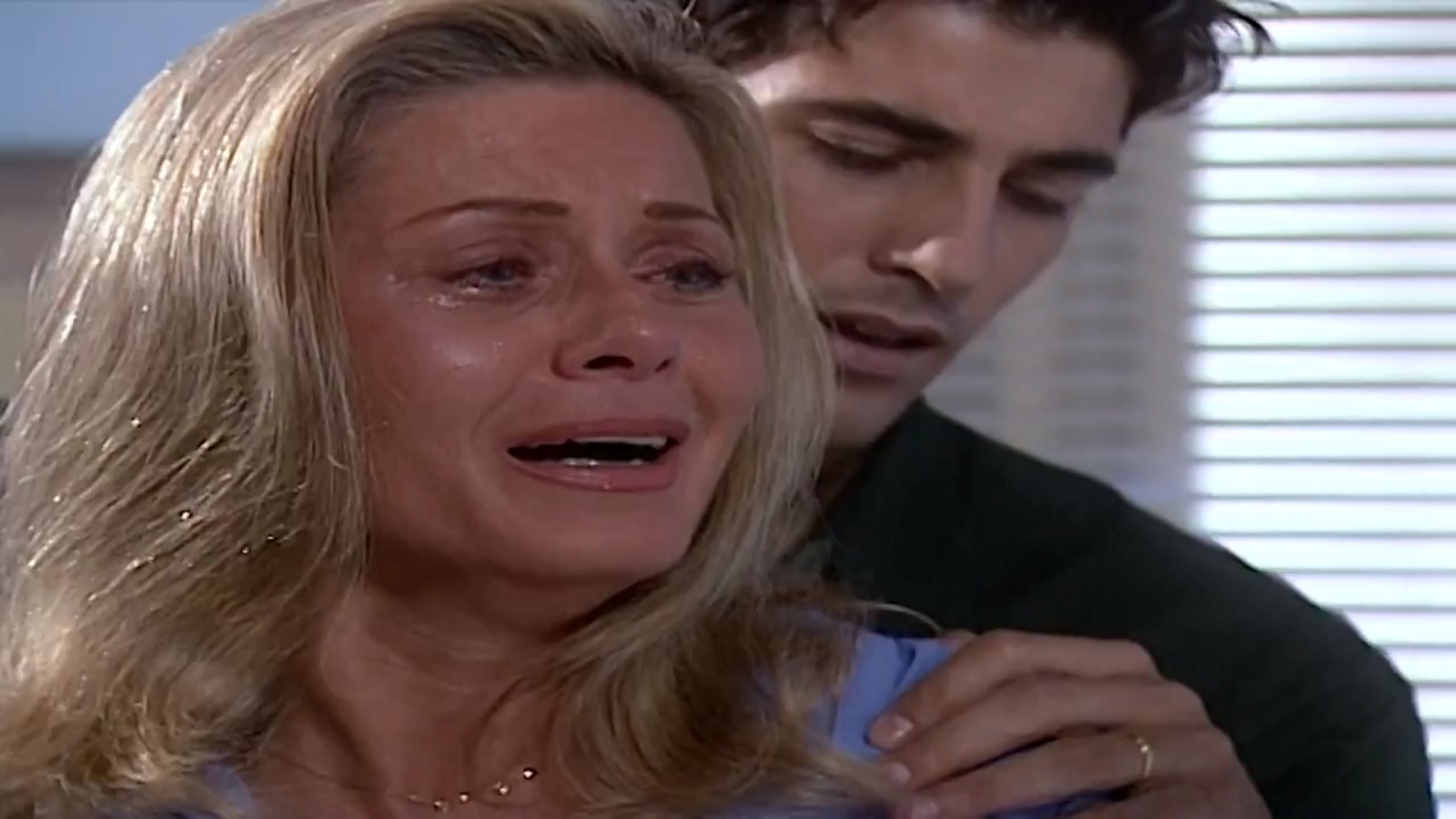 Helena (Vera Fischer) e Edu (Reynaldo Gianecchini) de Laços de Família