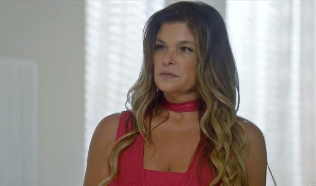 Lara (Cristiana Oliveira) em Topíssima
