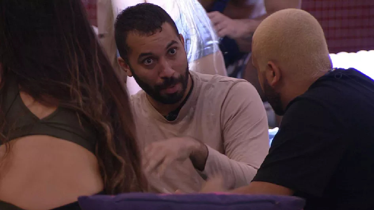 Gilberto e Projota conversam no BBB 21