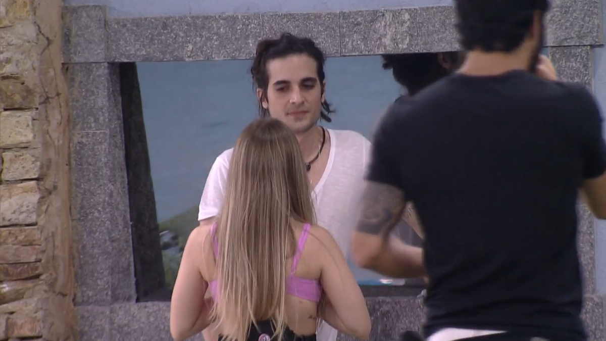 Carla Diaz e Fiuk conversam no BBB 21