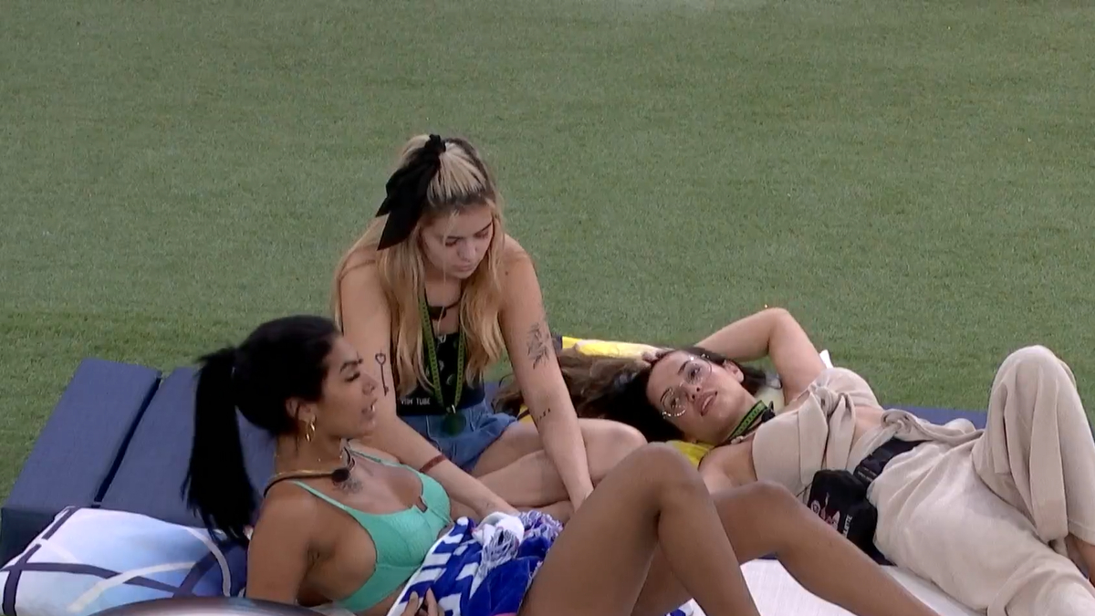Pocah, Viih Tube e Juliette conversam no BBB 21