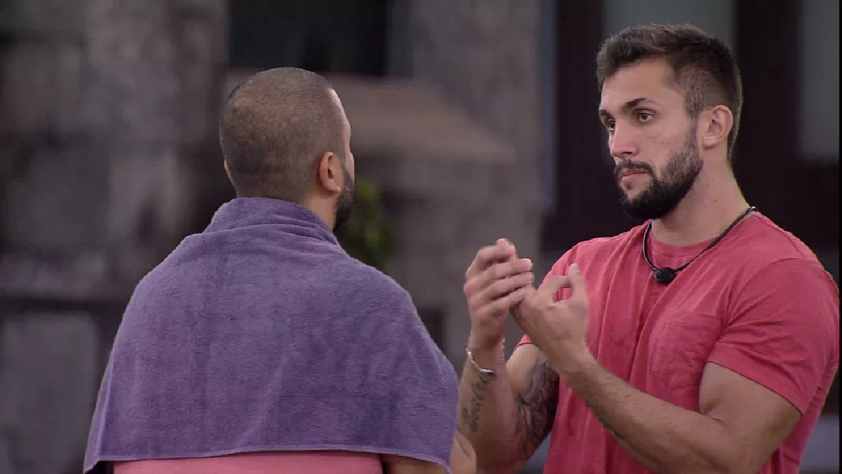 Projota e Arthur conversam no BBB 21