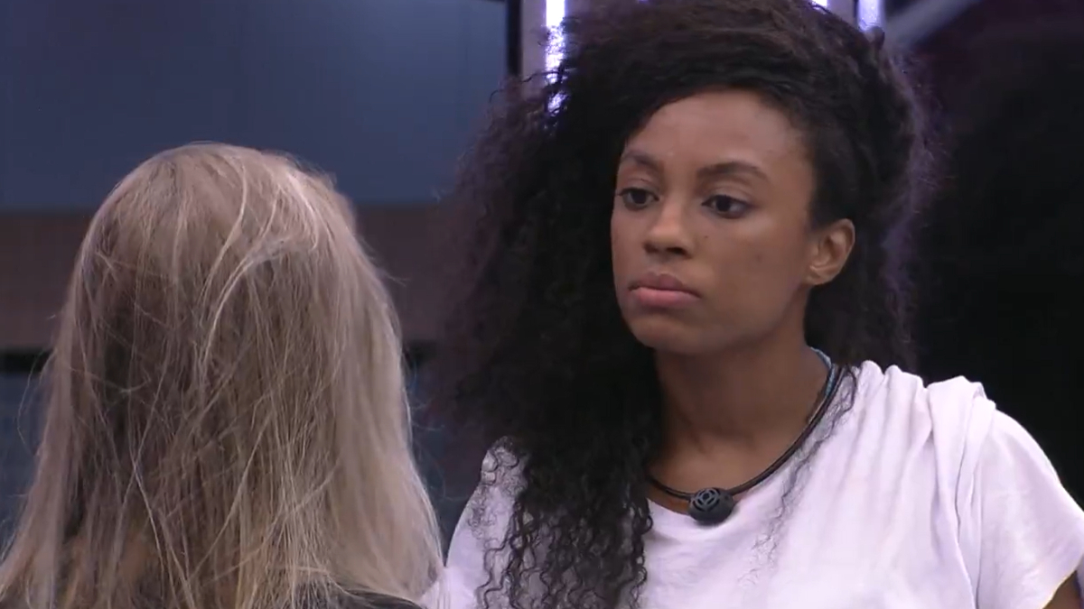 Carla Diaz e Lumena conversam no BBB 21