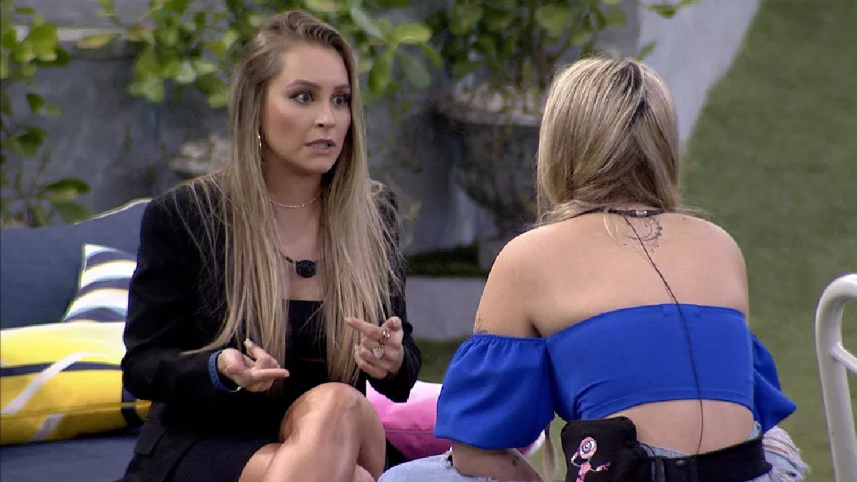 Carla Diaz e Viih Tube conversam no BBB 21