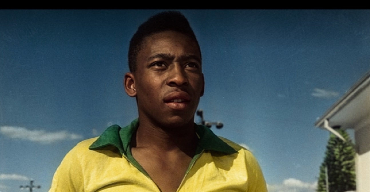 Pelé aos 17 anos de idade