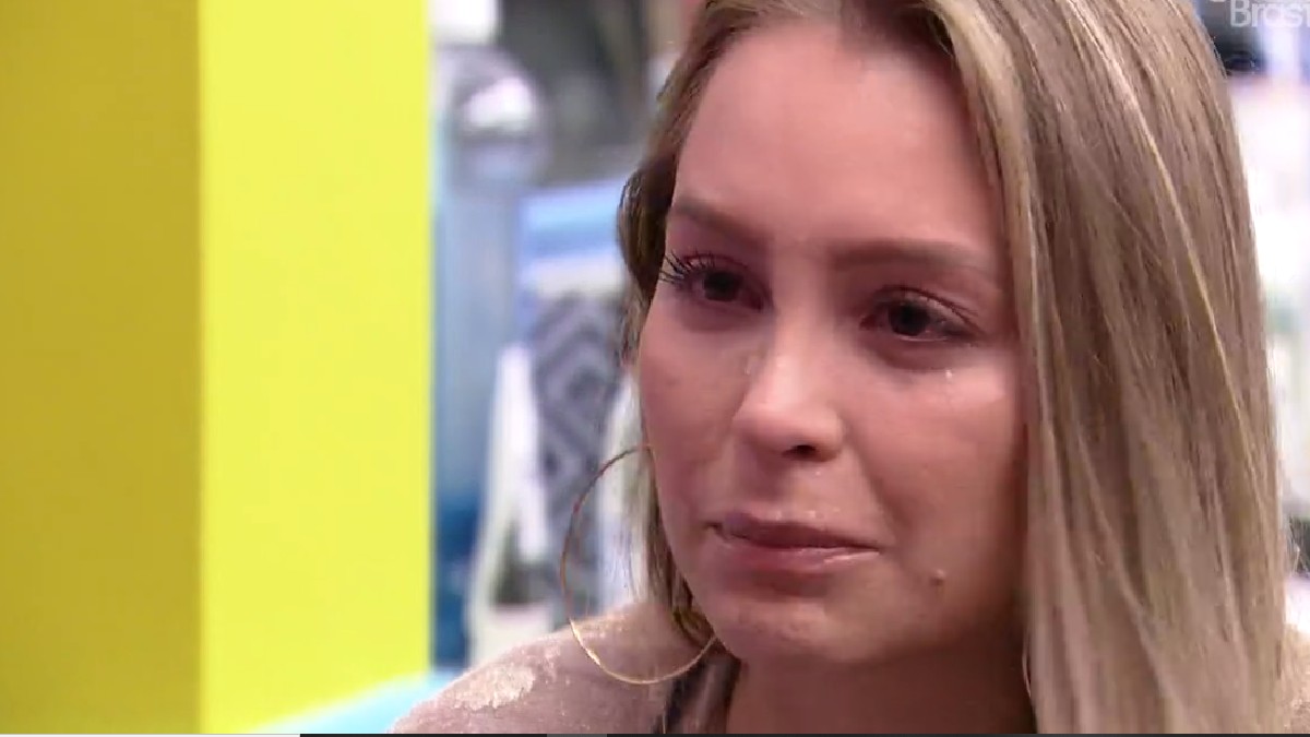 Carla Diaz chora no BBB 21