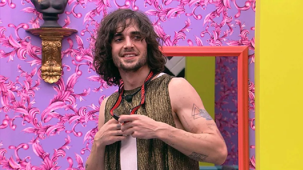 Fiuk no quarto colorido do BBB 21