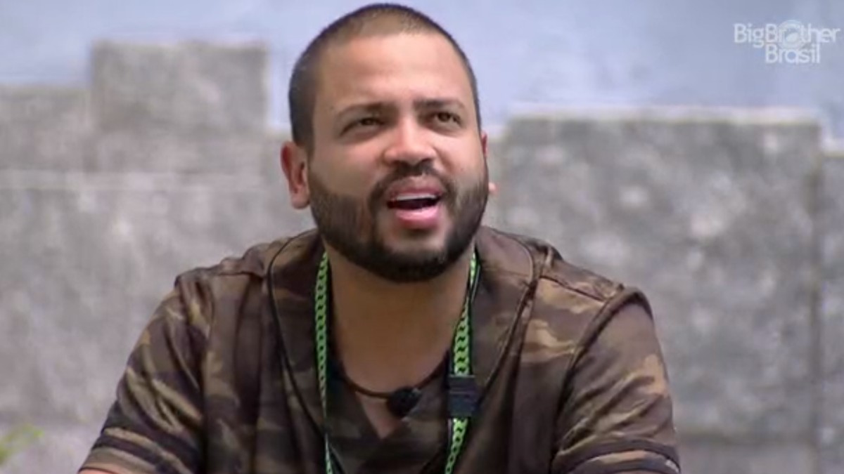 Projota conversa com Karol Conká no BBB 21