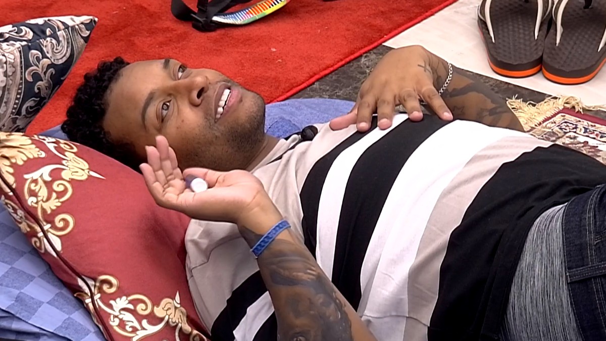 Nego Di no quarto do líder no BBB 21