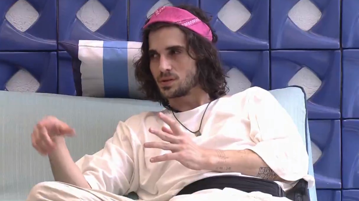 Fiuk na área extrena da casa do BBB 21