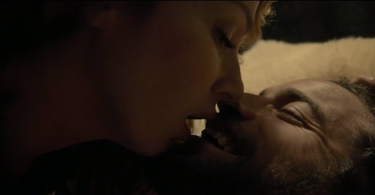 Semíramis (Francisca Queiroz) e Ninrode (Pablo Morais) de Gênesis
