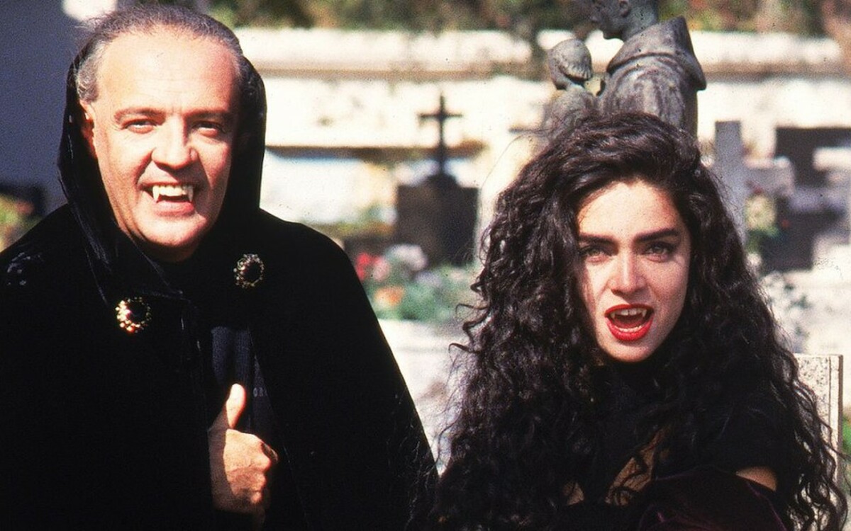Vlad (Ney Latorraca) e Natasha (Claudia Ohana) de Vamp (1)