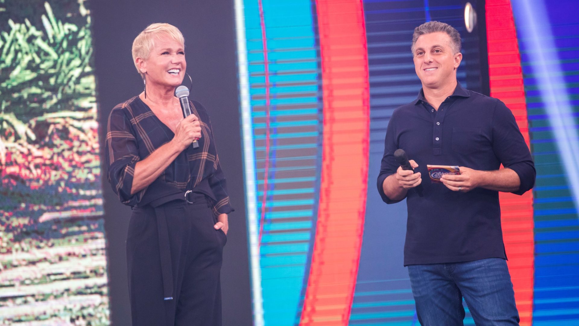 Xuxa e Luciano no palco do Caldeirão