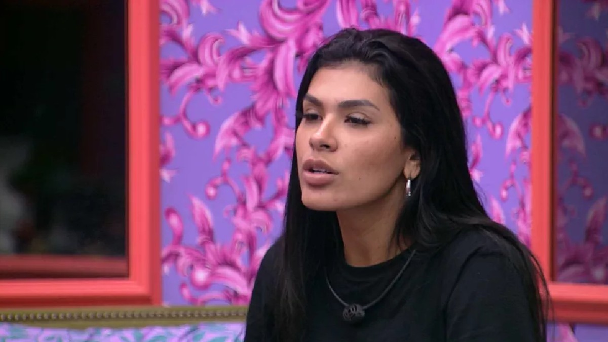 Pocah no quarto colorido do BBB 21