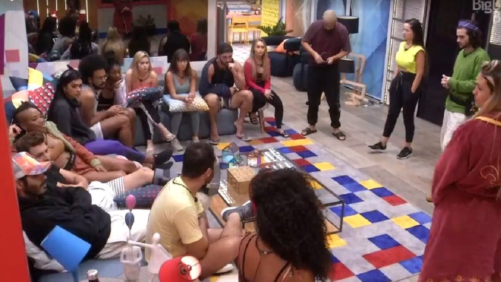 Brothers reunidos na sala para prova do Anjo no BBB 21