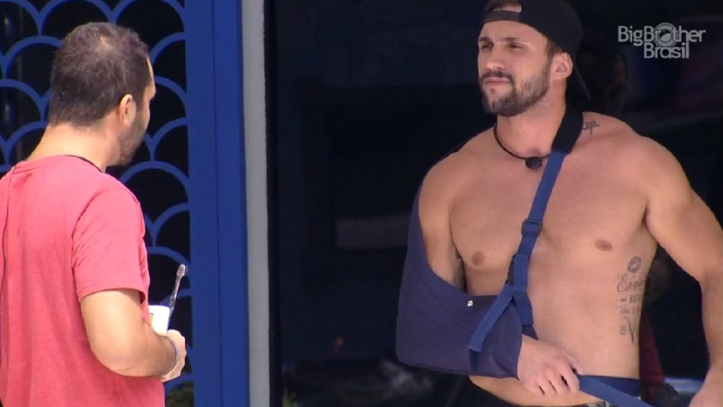 Arthur e Gilberto do BBB 21 discutem