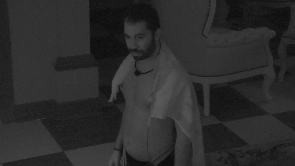Gilberto no quarto do Líder do BBB 21