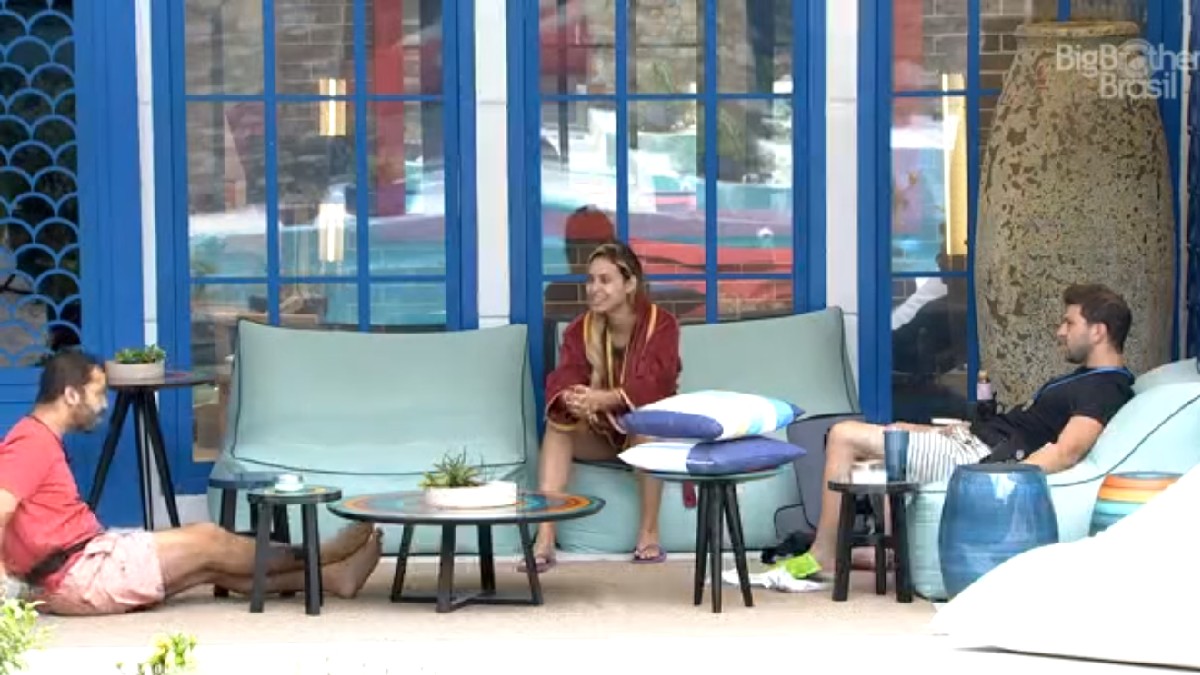 Gilberto, Sarah e Caio conversam sobre votos no BBB 21