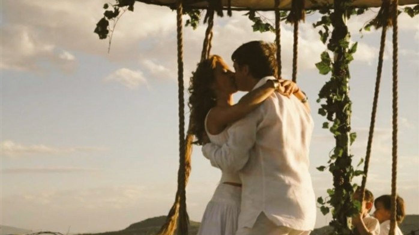 Silvia Navarro e Juan Soler como Renata e Jerônimo no final de Quando me Apaixono (Reprodução / Twitter)
