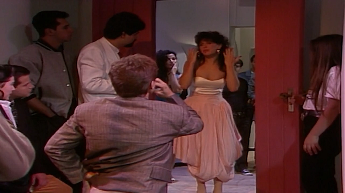 Beto (Marcos Frota), Isabel (Angelina Muniz) e Tancinha (Cláudia Raia) em Sassaricando