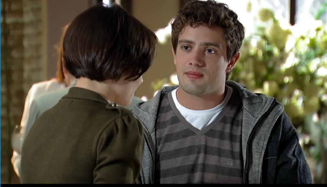 Nina (Bianca Comparato) e Rodrigo (Rafael Cardoso)