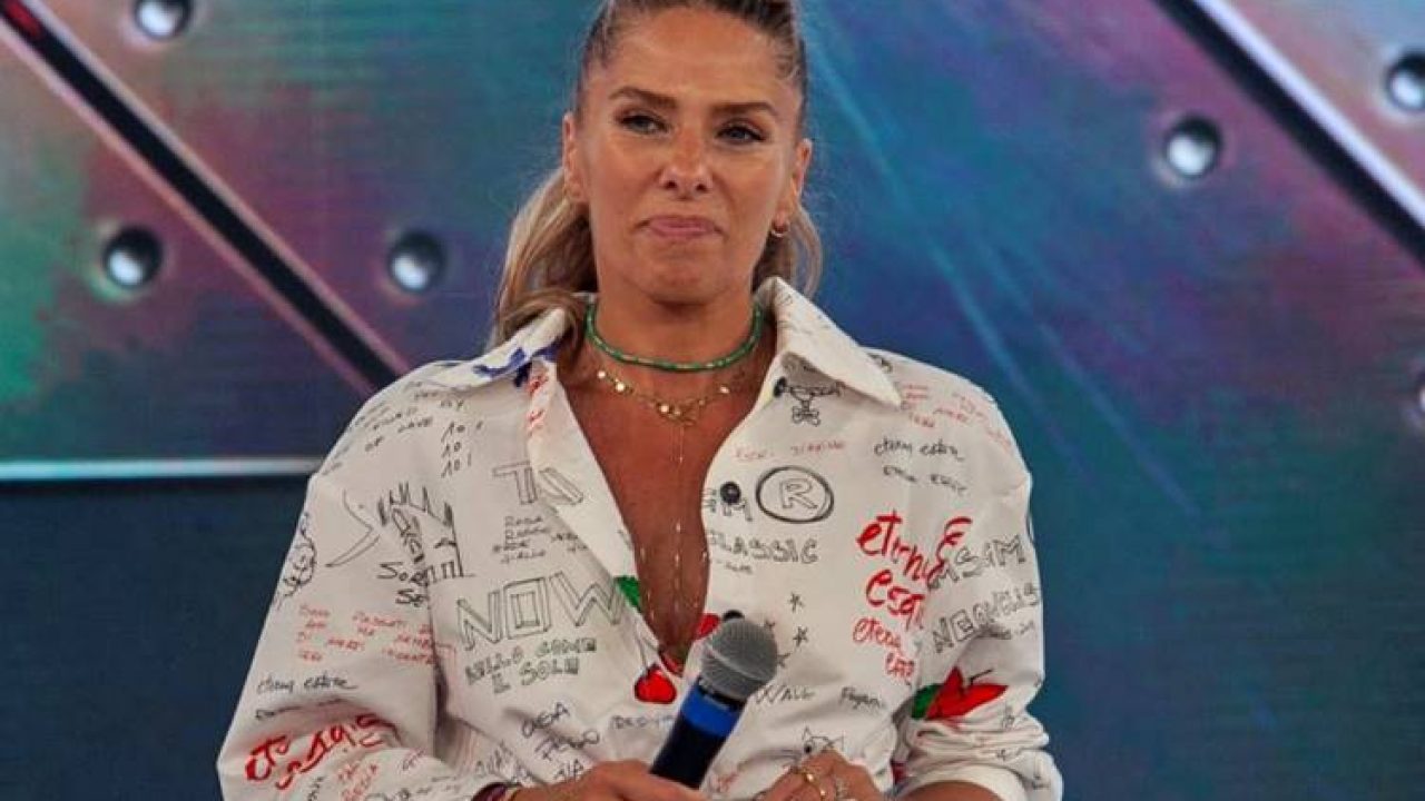 Adriane Galisteu no Hora do Faro
