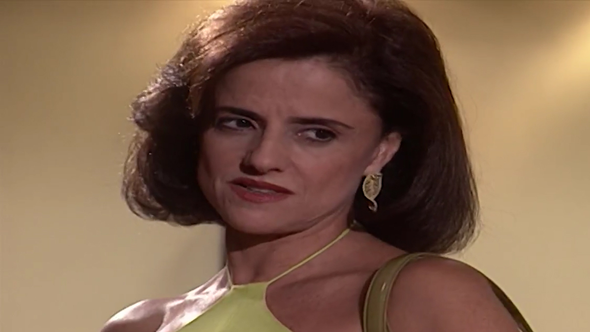 Alma (Marieta Severo) em Laços de Família