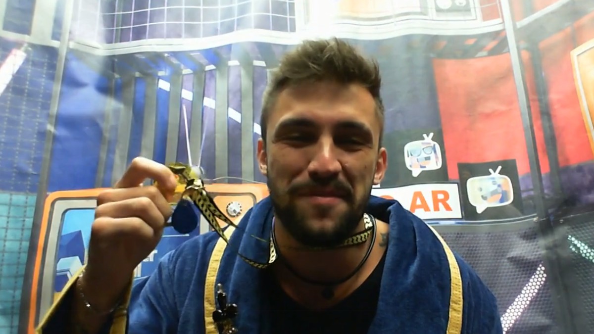 Arthur no confessionário do BBB 21