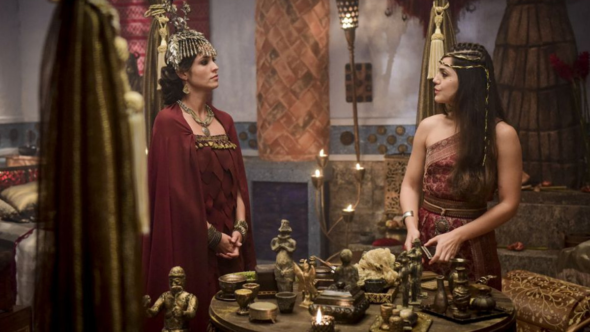 Chetiça (Fernanda Nizatto) e Shakia (Jéssika Alves), de Gênesis (Record TV/Blad Meneghel)