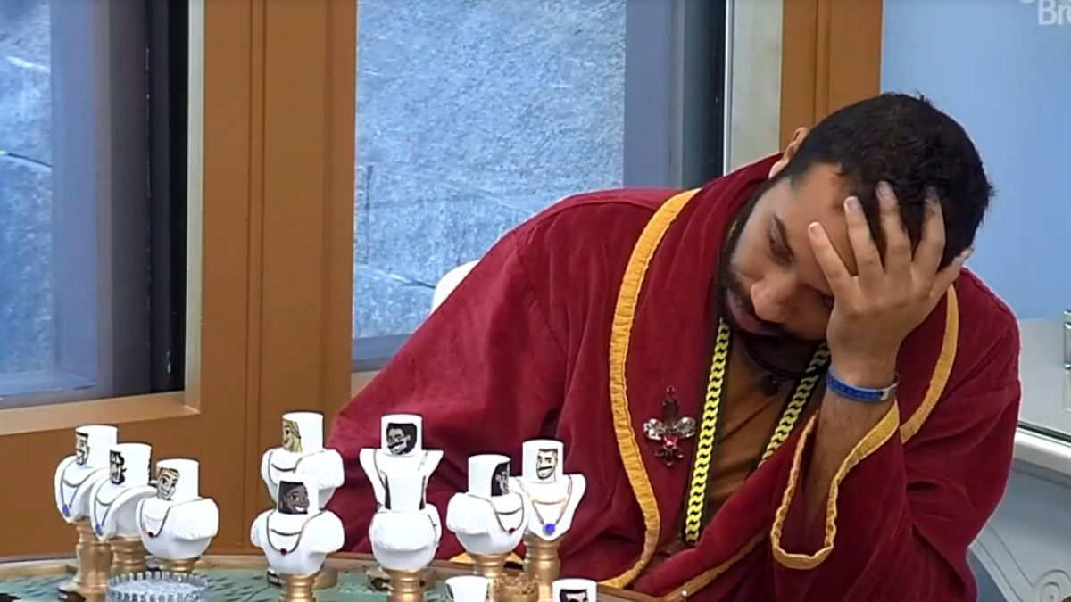Gilberto no quarto do líder do BBB 21