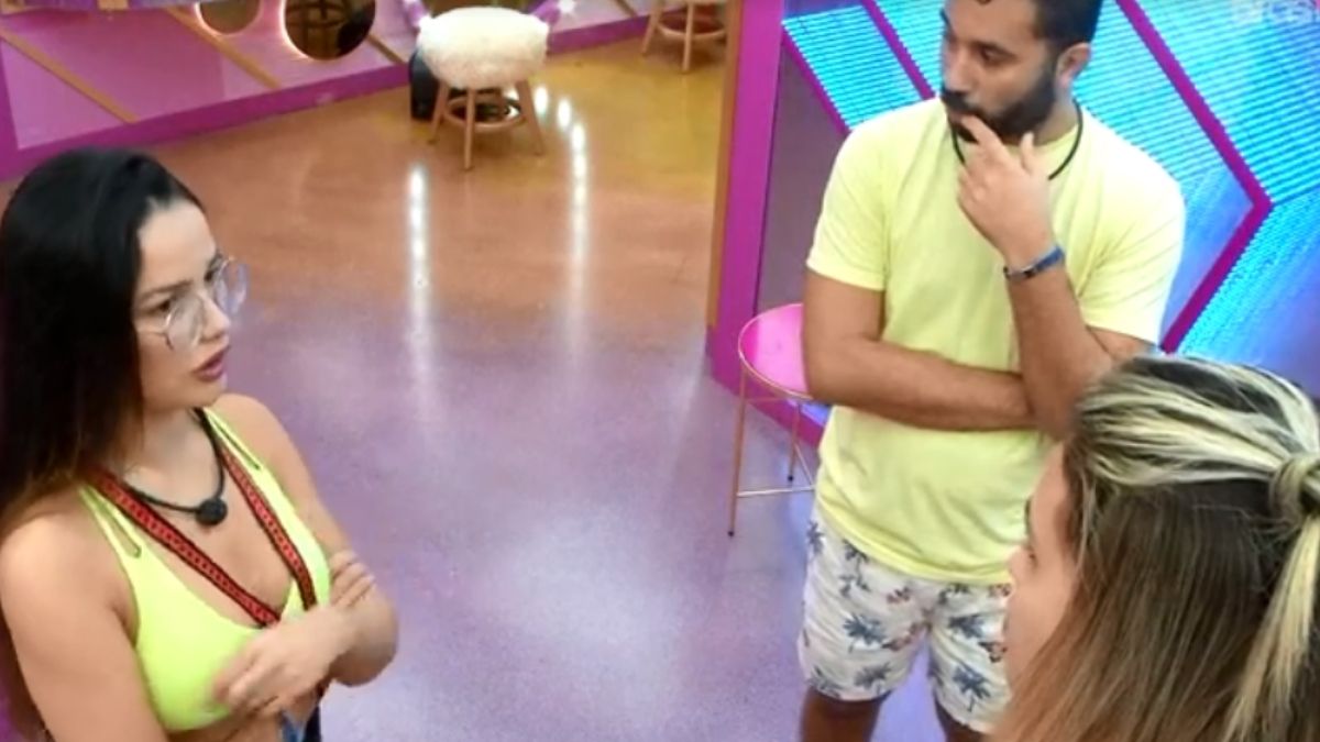 Gilberto, Sarah e Juliette no camarim do BBB 21