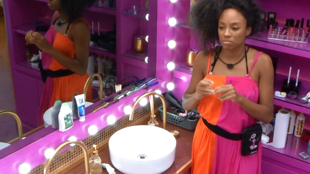 Lumena no camarim do BBB 21