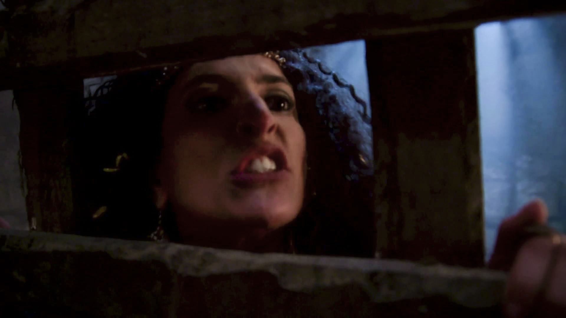Enlila é presa em Gênesis, da Record TV (Divulgação: Record TV)