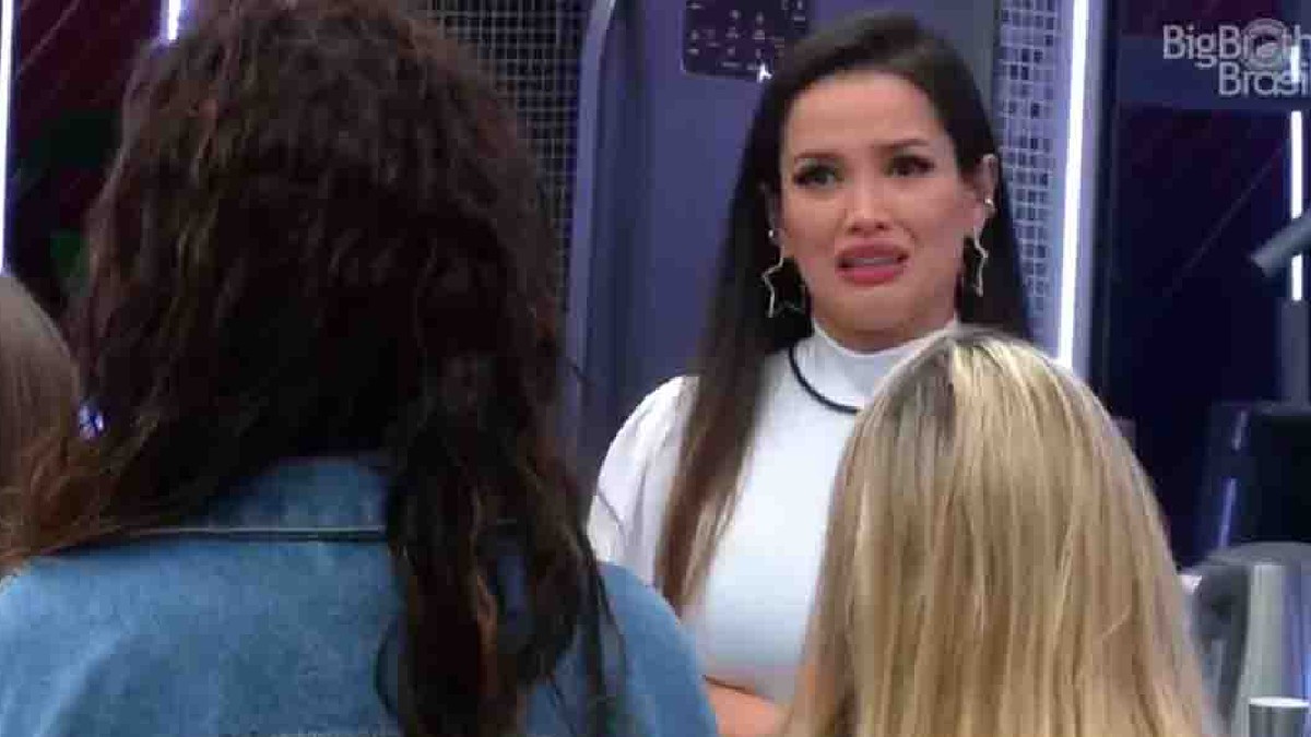 Juliette chora após discussão com Fiuk no BBB 21