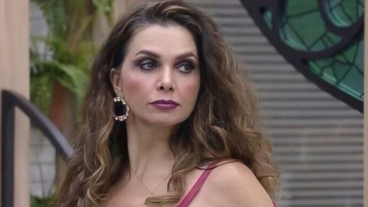 Luiza Ambiel é convidada de Danillo Gentili no The Noite e também estará no A Noite É Nossa, da Record TV (Reprodução: Record TV)