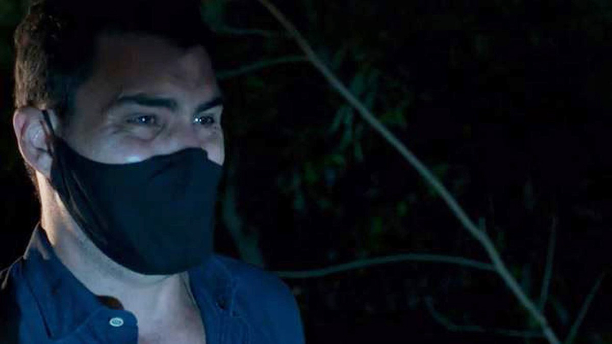 Magno (Juliano Cazarré) em Amor de Mãe