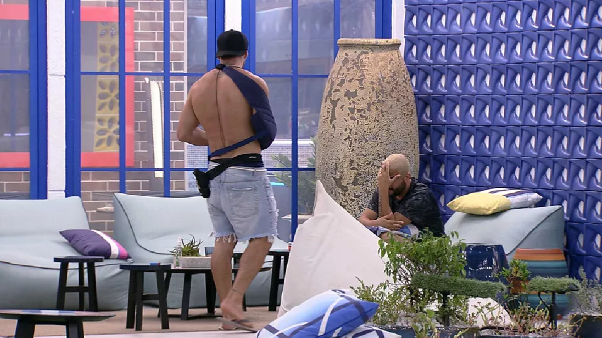 Arthur e Projota conversam no BBB 21