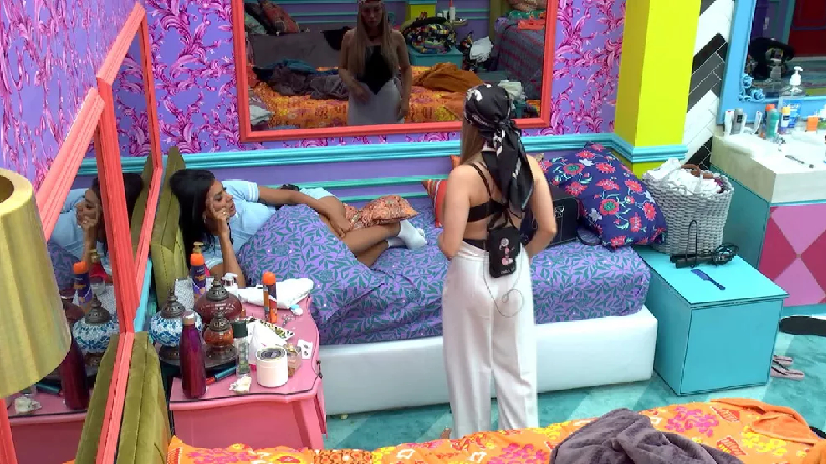 Pocah e Carla Diaz conversam no BBB 21