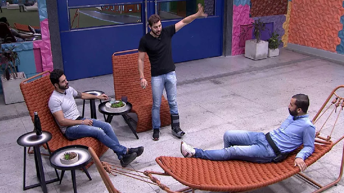 Brothers conversam no BBB 21