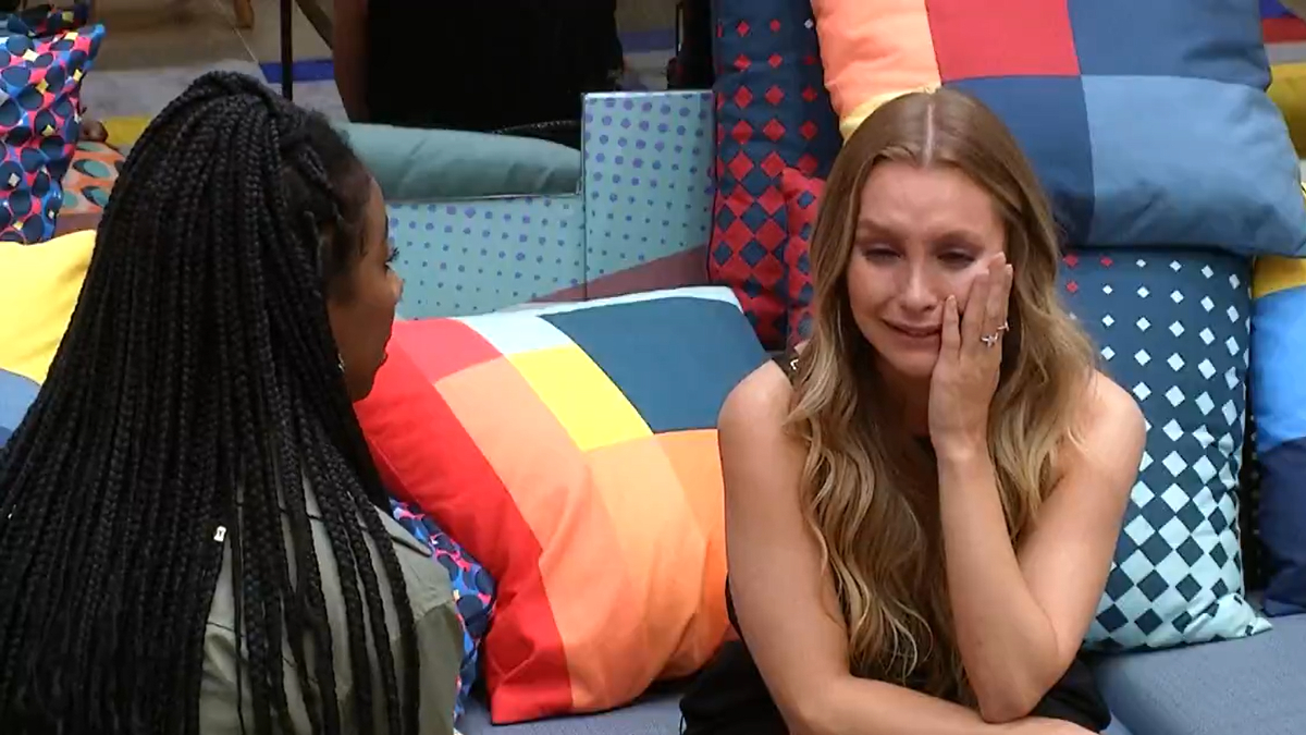 Camilla de Lucas e Carla Diaz conversam no BBB 21