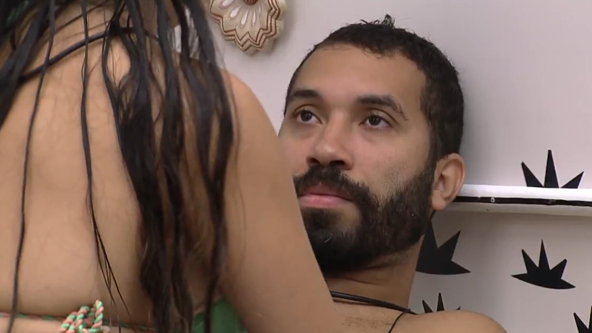 Juliette e Gilberto conversam no BBB 21