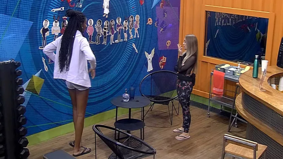 Camilla de Lucas e Carla Diaz conversam no BBB 21