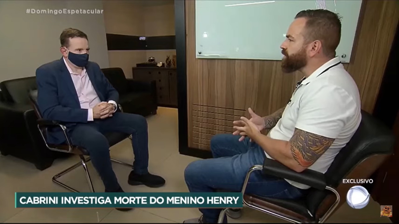 Roberto Cabrini e o pai de Henry Borel