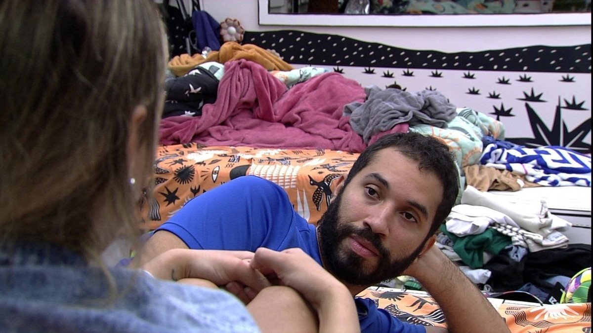 Sarah e Gilberto no BBB 21
