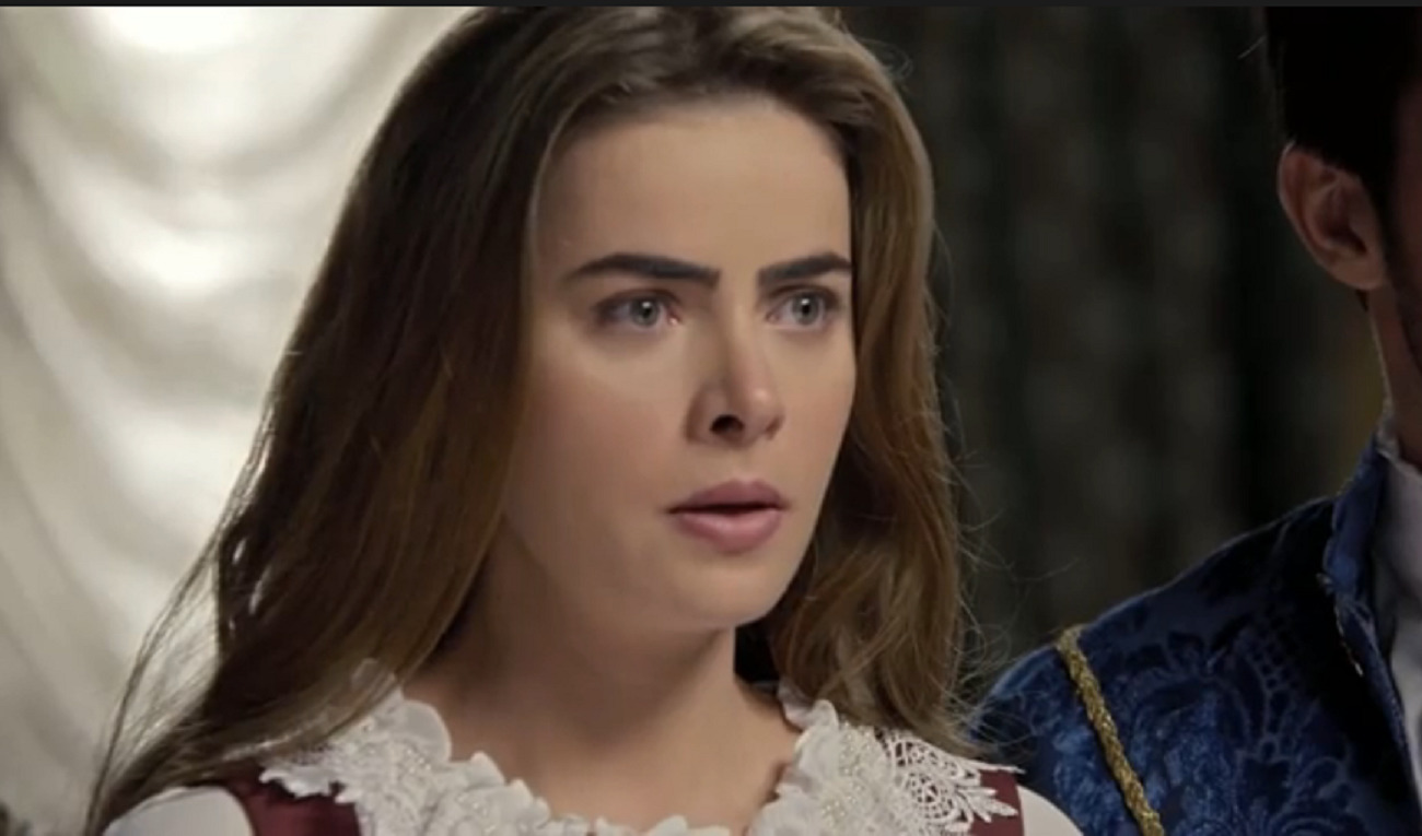 Pietra (Rayanne Morais) em Belaventura